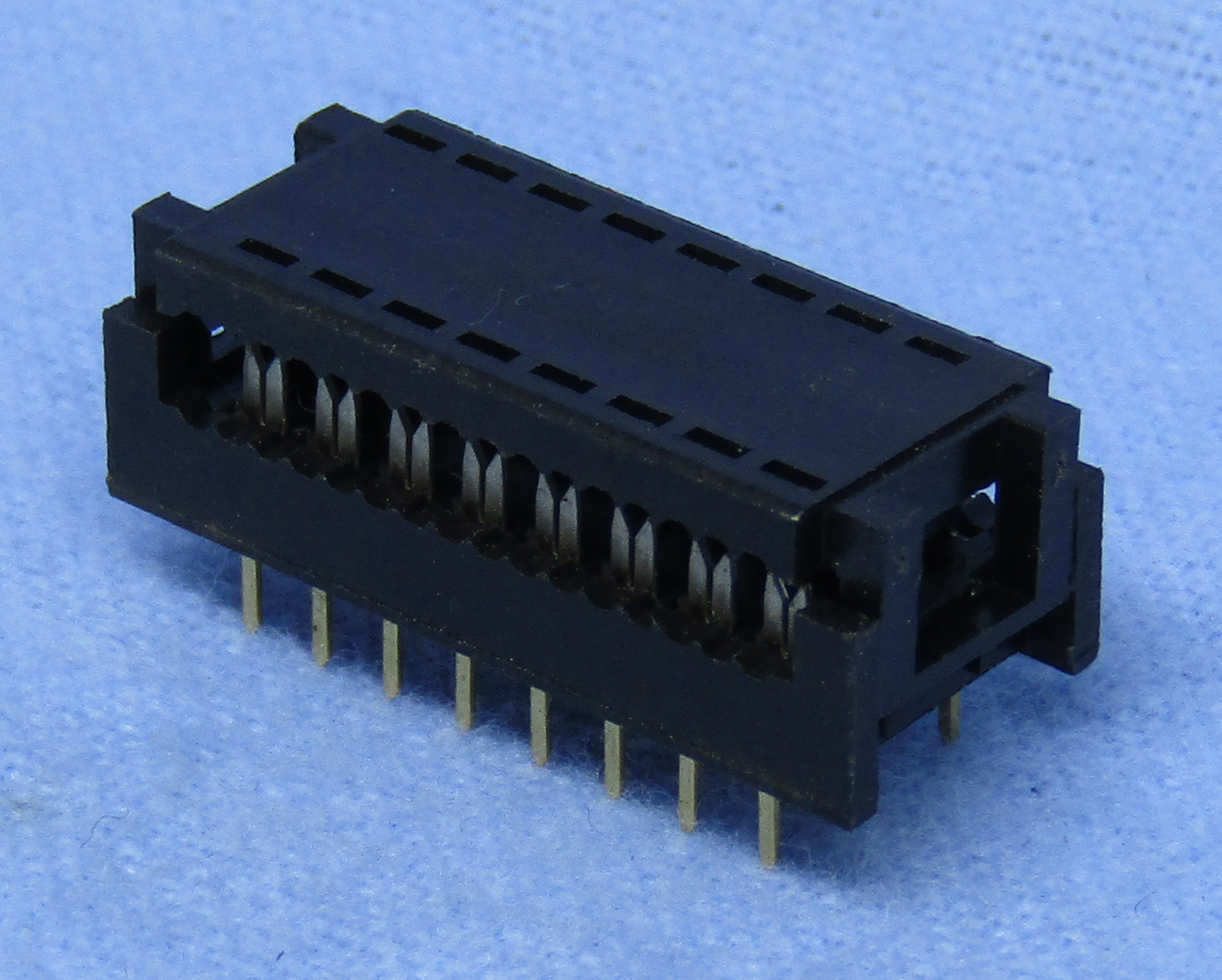 lkg_70-4716